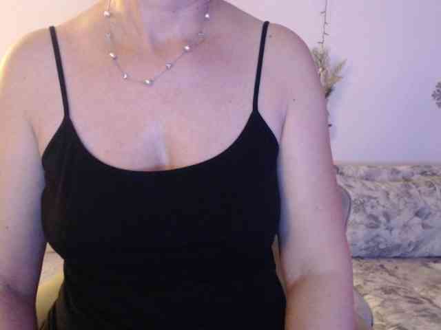 goodSnowQueen webcam