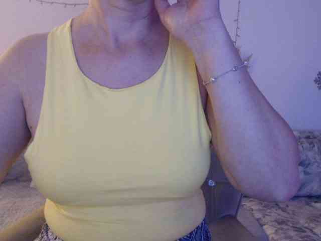 goodSnowQueen webcam