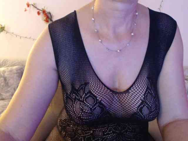 goodSnowQueen webcam