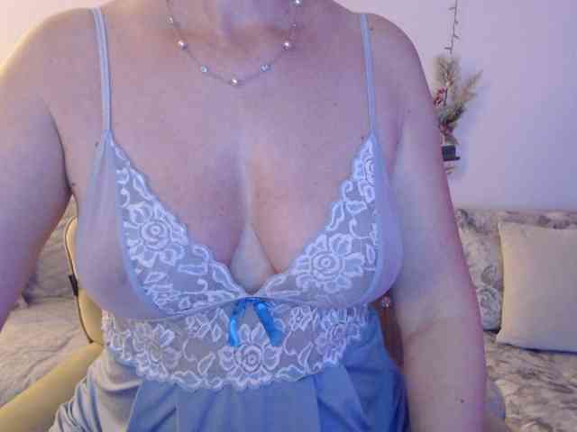 goodSnowQueen webcam