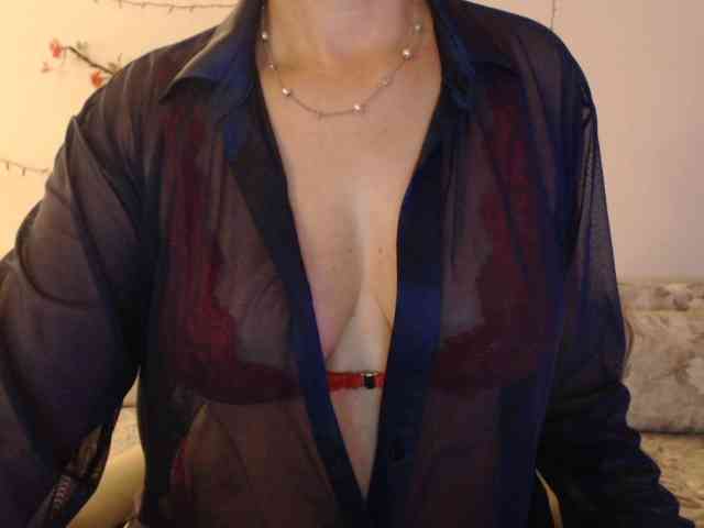 goodSnowQueen webcam