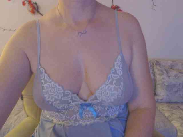 goodSnowQueen webcam