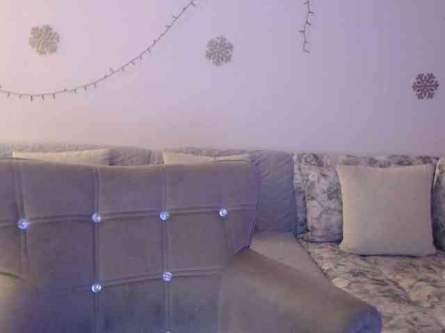 goodSnowQueen webcam