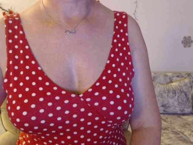 goodSnowQueen webcam