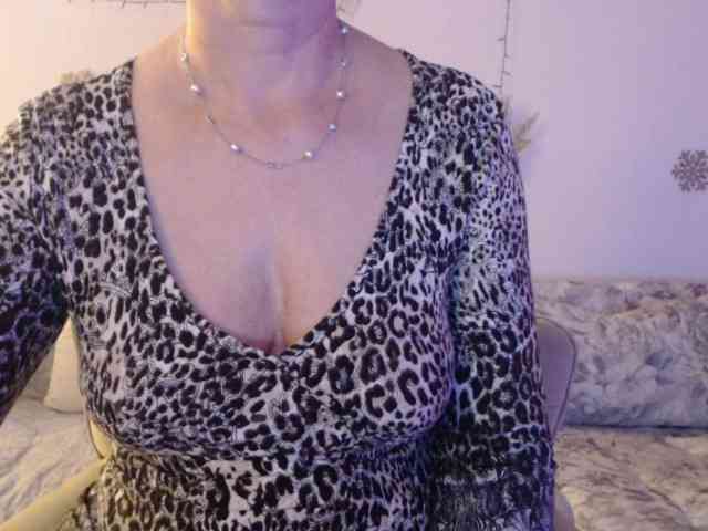 goodSnowQueen webcam