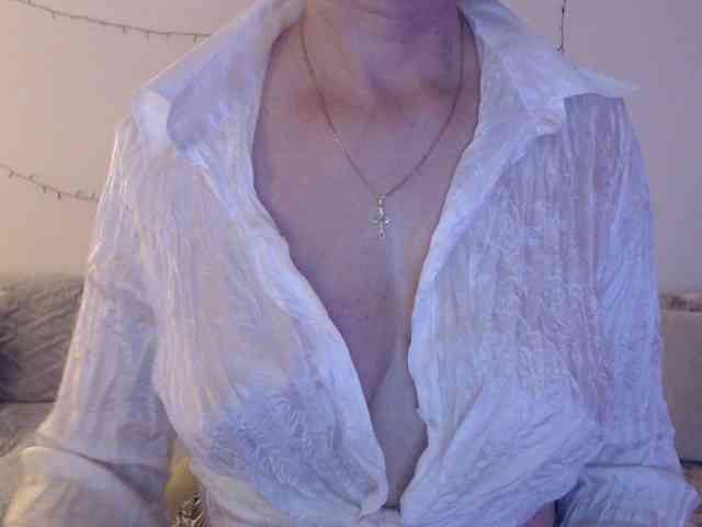 goodSnowQueen webcam