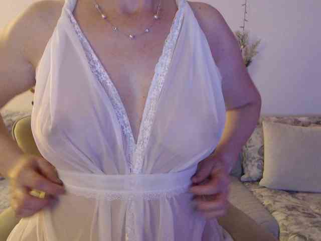 goodSnowQueen webcam