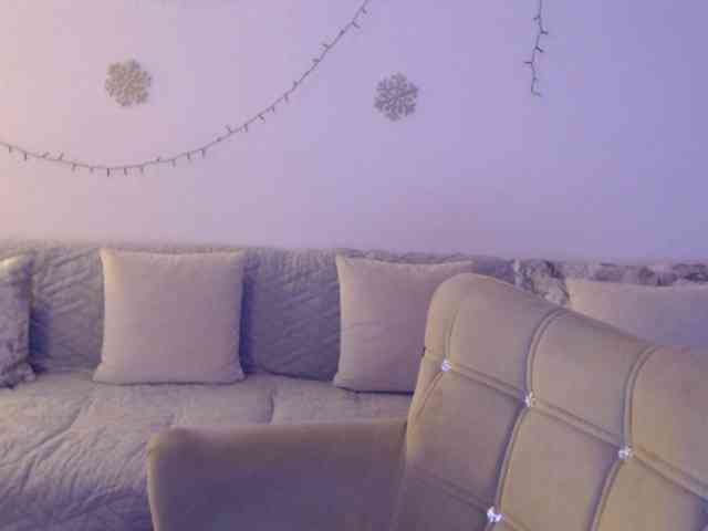 goodSnowQueen webcam