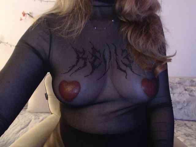 goodSnowQueen webcam