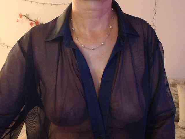 goodSnowQueen webcam