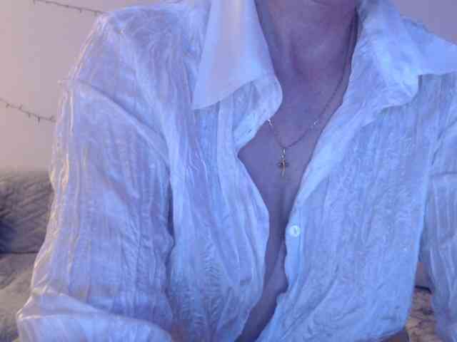 goodSnowQueen webcam