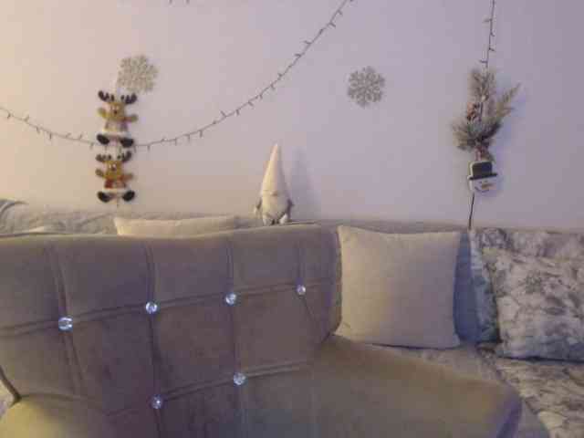 goodSnowQueen webcam