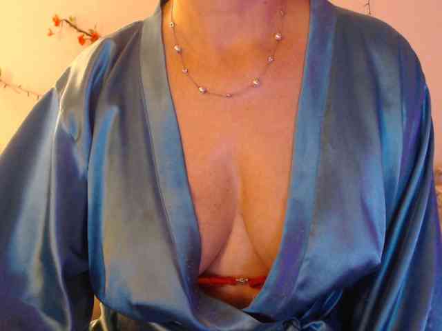 goodSnowQueen webcam