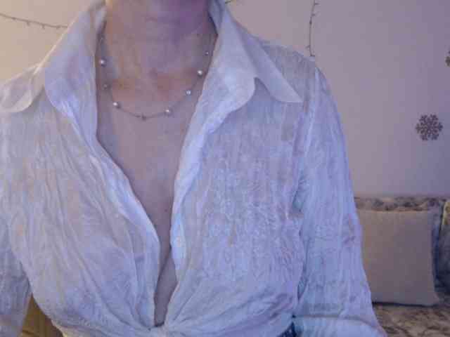 goodSnowQueen webcam