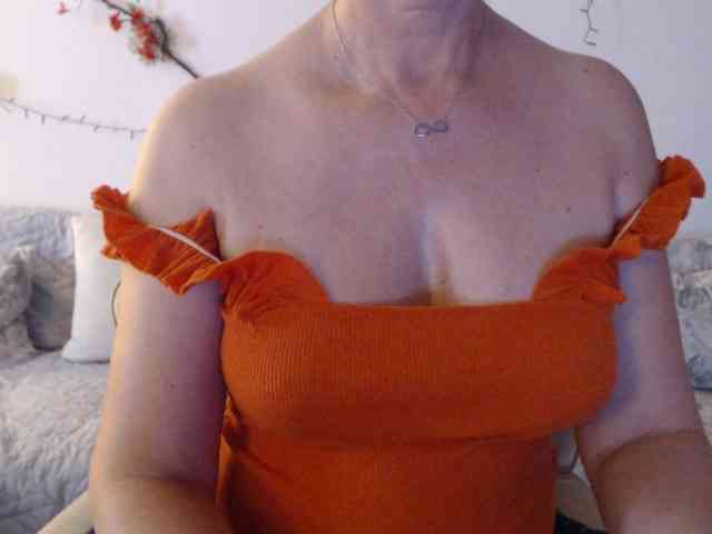 goodSnowQueen webcam