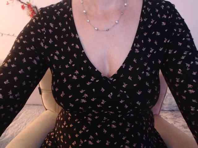 goodSnowQueen webcam