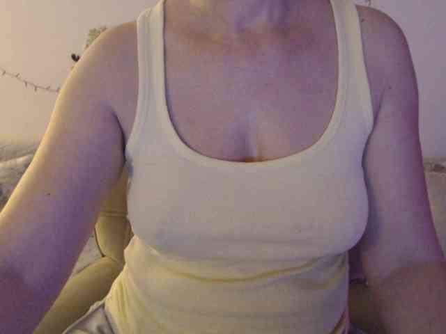 goodSnowQueen webcam