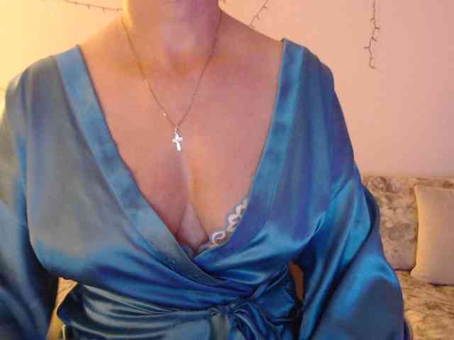 goodSnowQueen webcam