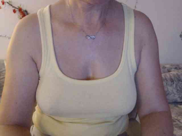 goodSnowQueen webcam