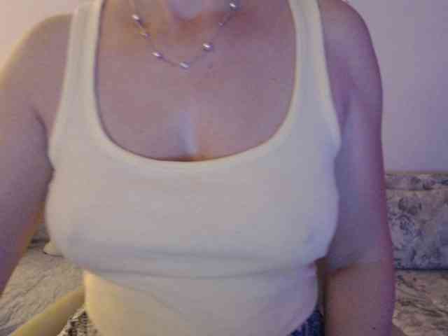 goodSnowQueen webcam