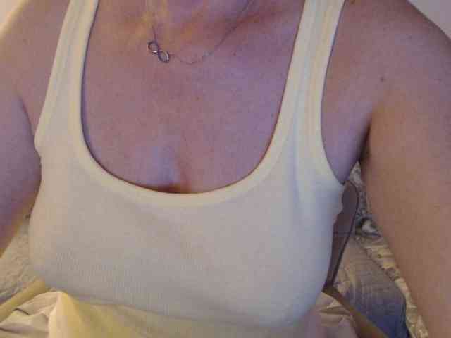 goodSnowQueen webcam