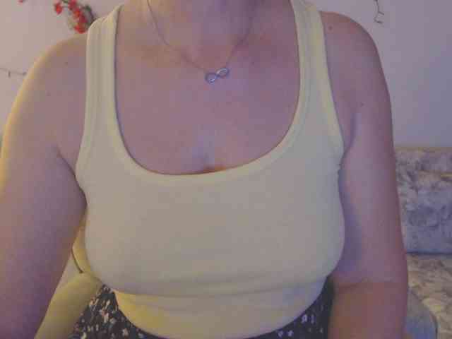goodSnowQueen webcam