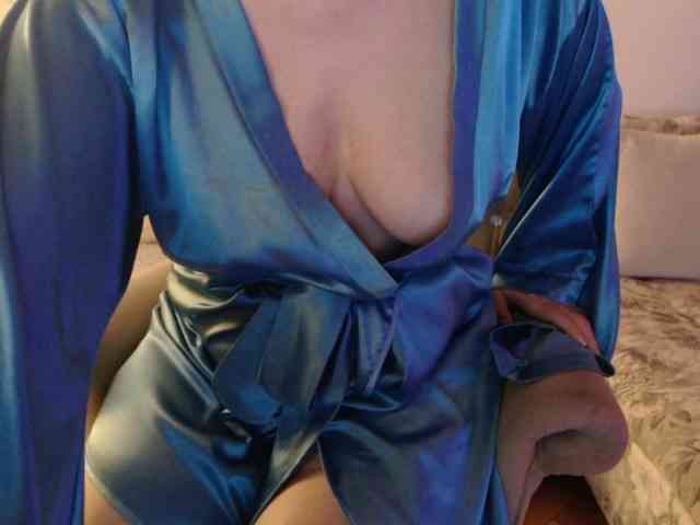 goodSnowQueen webcam