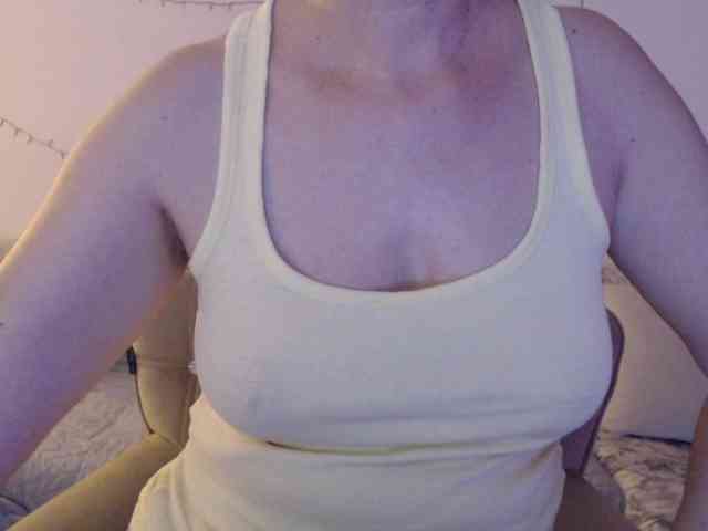 goodSnowQueen webcam