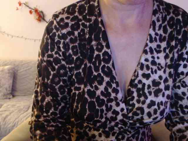 goodSnowQueen webcam