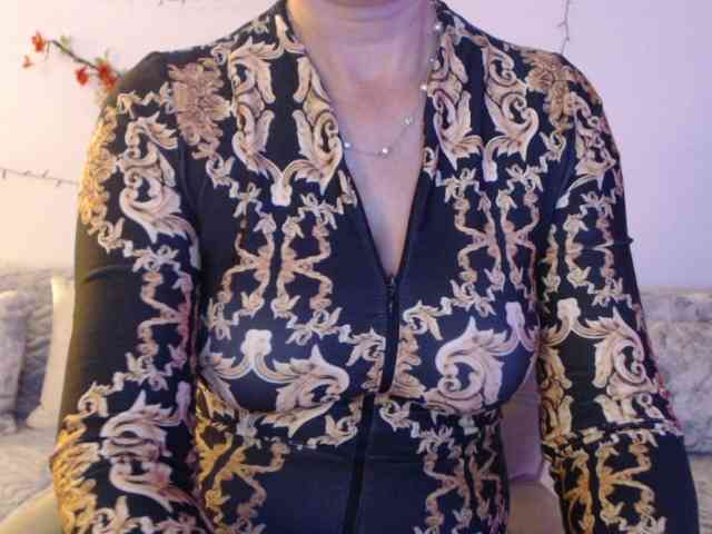 goodSnowQueen webcam