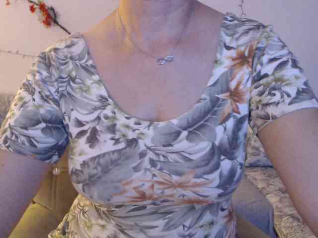 goodSnowQueen webcam