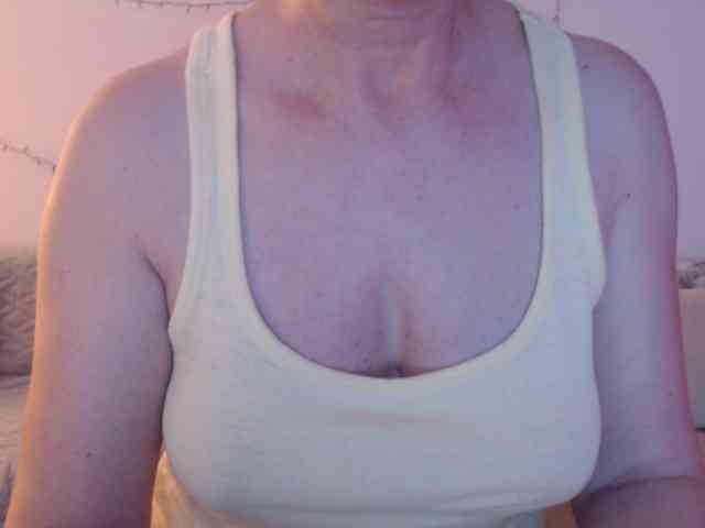 goodSnowQueen webcam