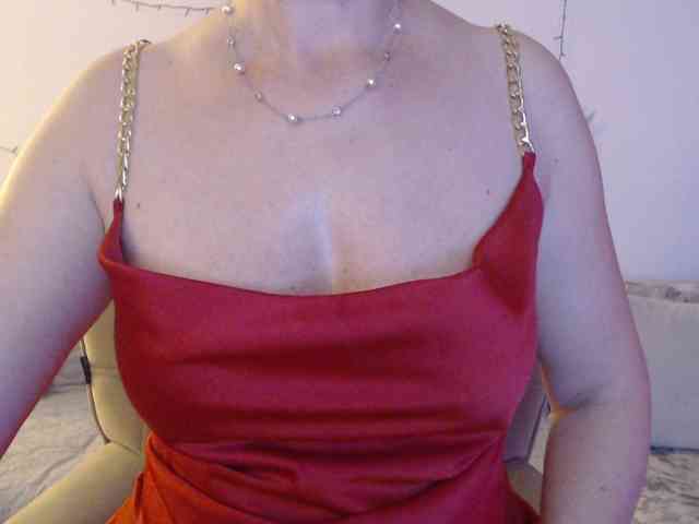 goodSnowQueen webcam