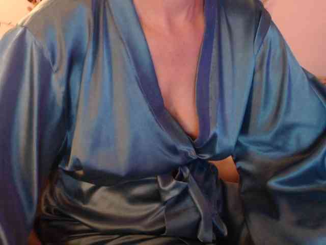 goodSnowQueen webcam