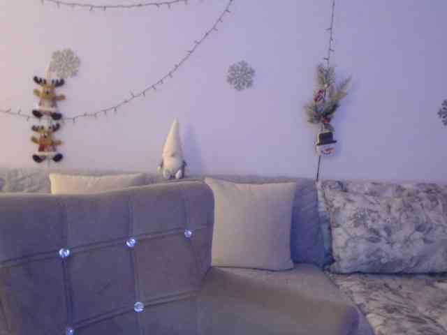 goodSnowQueen webcam