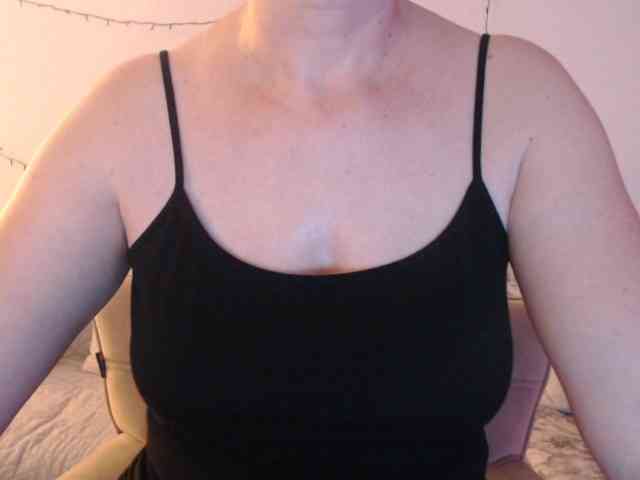 goodSnowQueen webcam