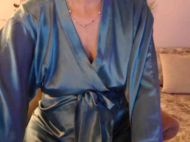 goodSnowQueen webcam