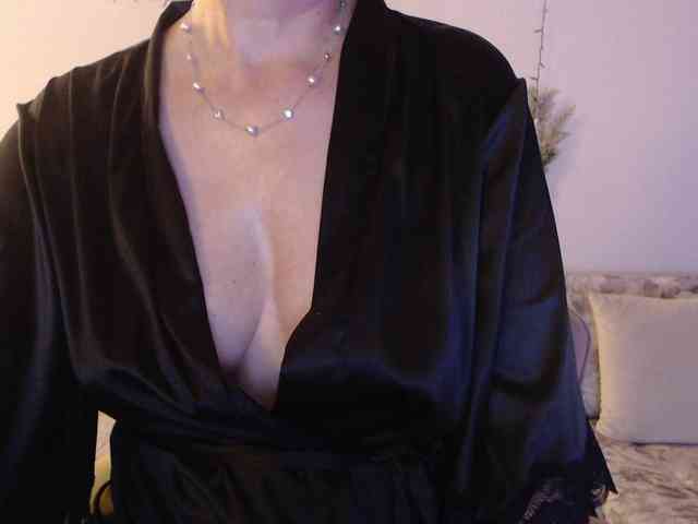 goodSnowQueen webcam