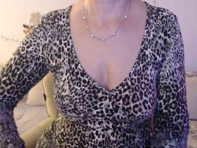 goodSnowQueen webcam