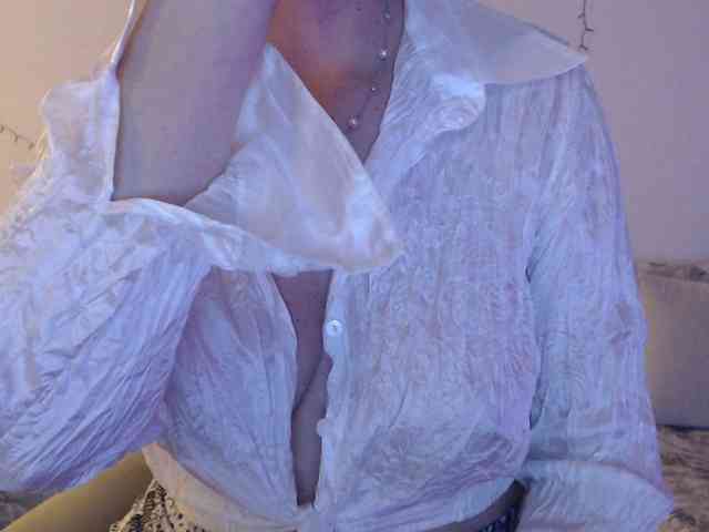 goodSnowQueen webcam