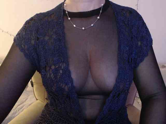 goodSnowQueen webcam