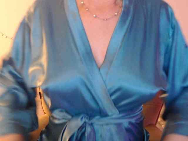 goodSnowQueen webcam