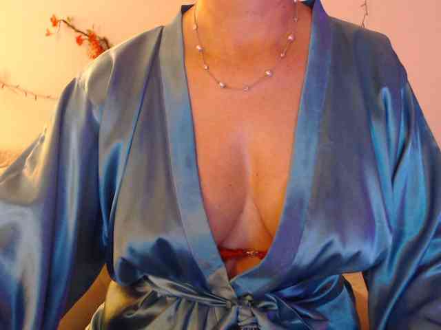 goodSnowQueen webcam