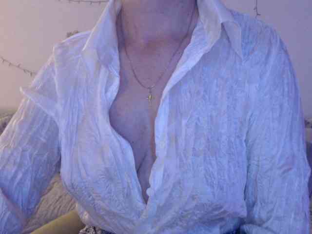 goodSnowQueen webcam