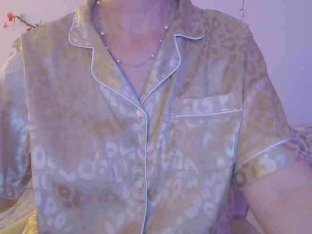 goodSnowQueen webcam