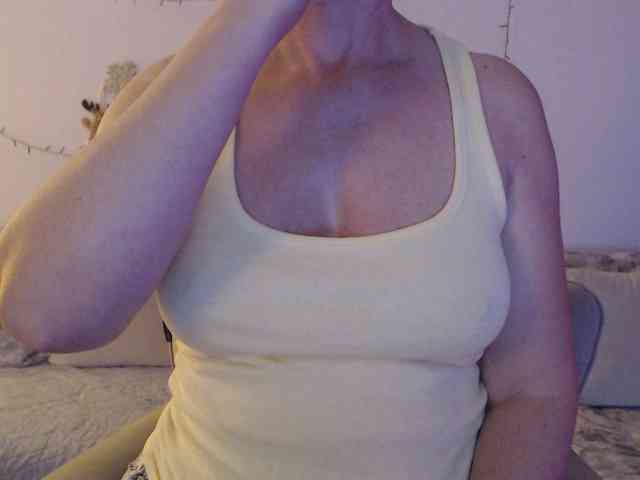 goodSnowQueen webcam