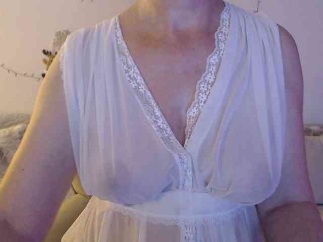 goodSnowQueen goodSnowQueen