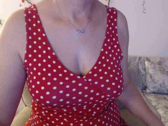 goodSnowQueen webcam