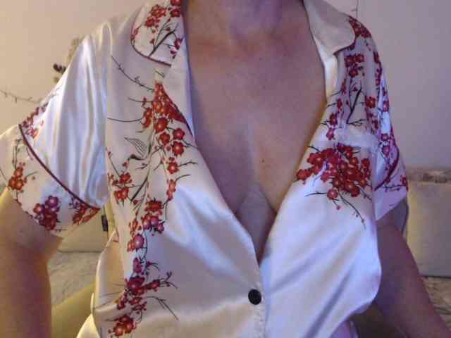 goodSnowQueen webcam