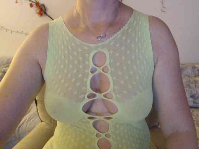 goodSnowQueen webcam